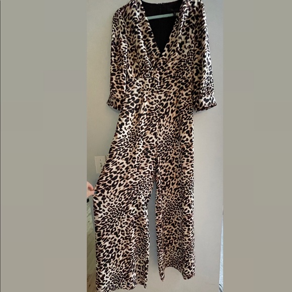 NWT BCBG MAXAZARIA Leopard jumpsuit — 328$ value ! Small - Picture 3 of 6